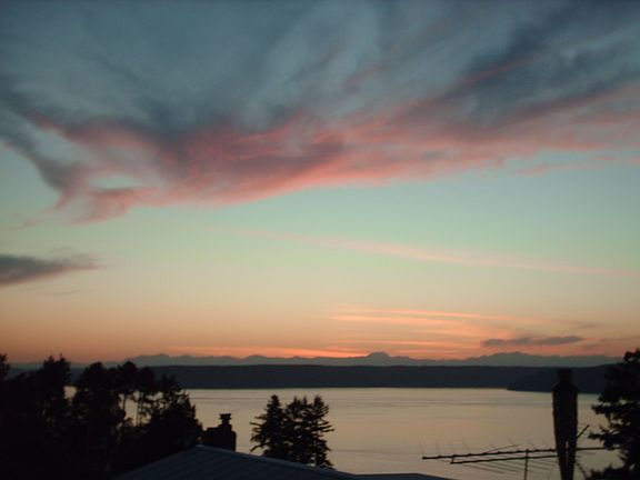 Beautiful Sunsets and 360 deg View of Olympic,Cascade mtns, Vashon Island
