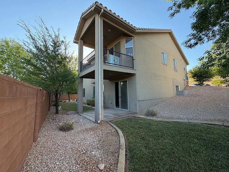 469 E Barcelona Dr — Photo 31