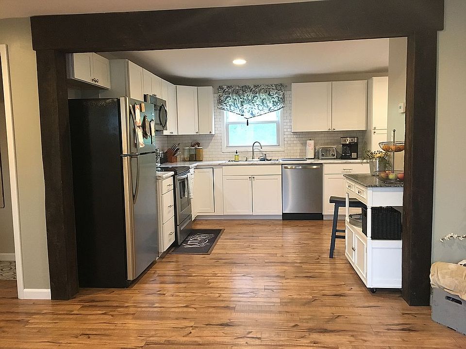 1st image of 369 Beeber Dr