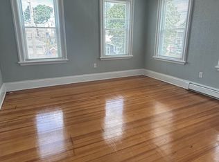 93 Prospect St APT 2L, Pawtucket, RI 02860