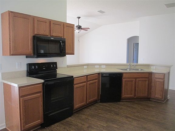 5th image of 2829 Cross Creek Dr