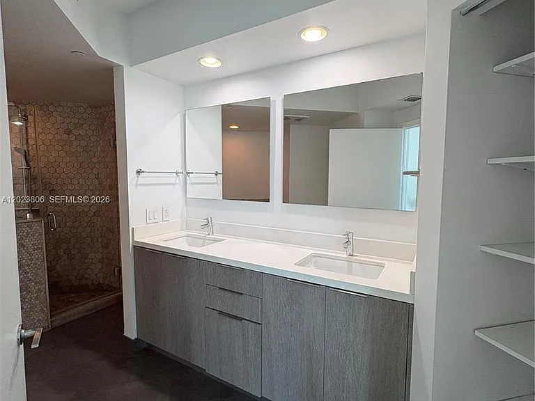 55 SE 6th St #1710 — Photo 8