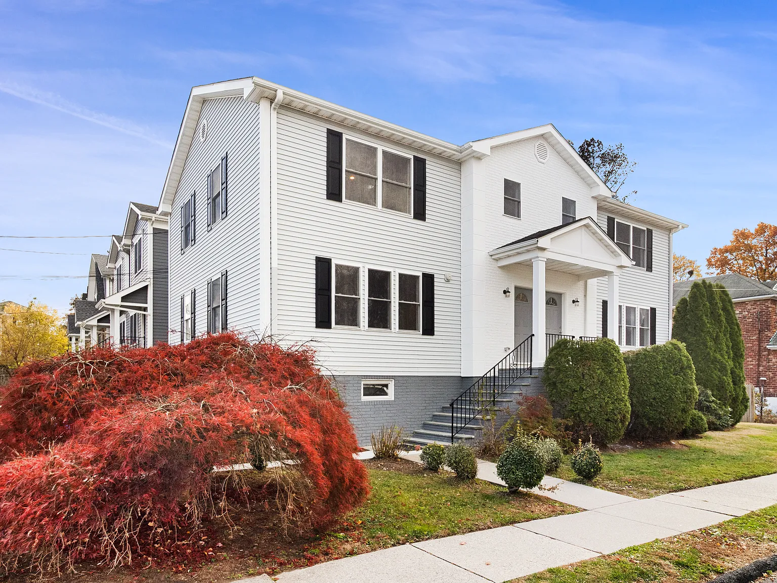 3 bed, 2.5 bath, 2100 sqft, $7,000 — Photo 1