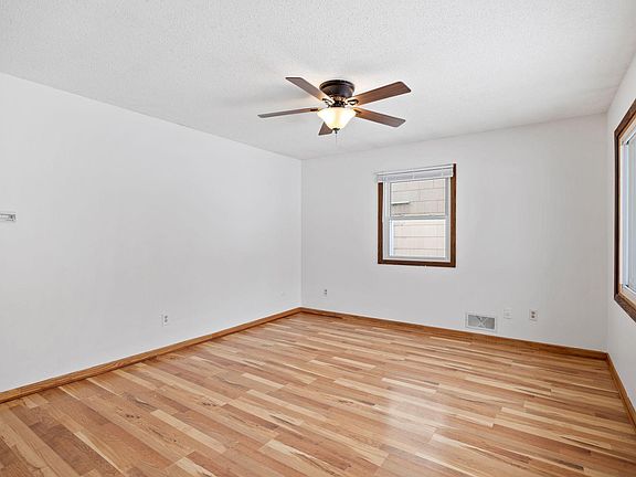 4th image of 1177 Bradley St