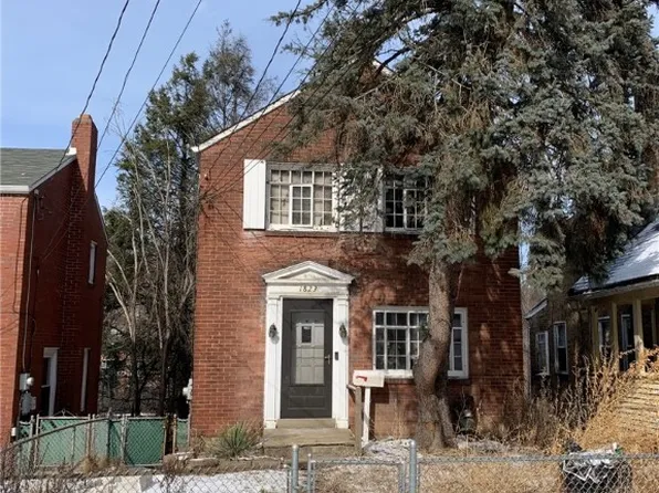 1823 Wright St, Pittsburgh, PA 15221