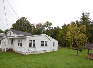 10595 Wayne Center Rose Rd, Clyde, NY 14433