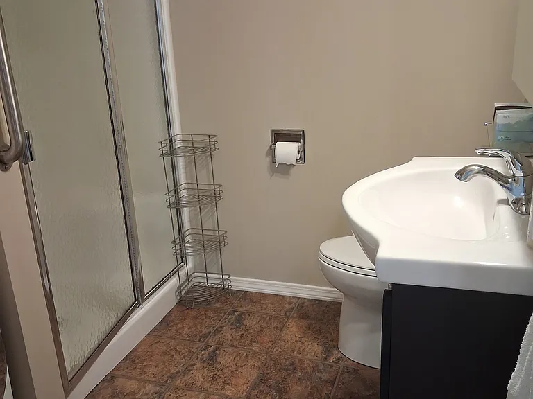 33A Kinsley St — Photo 13
