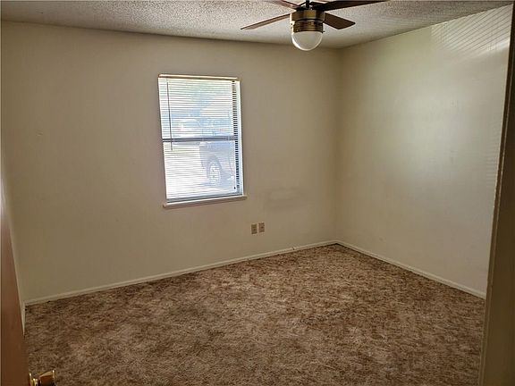 4th image of 300 E Benton St