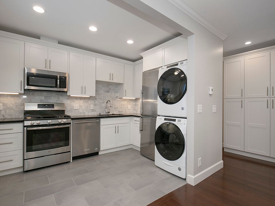 1st image of 1020 5th Ave N APT 28
