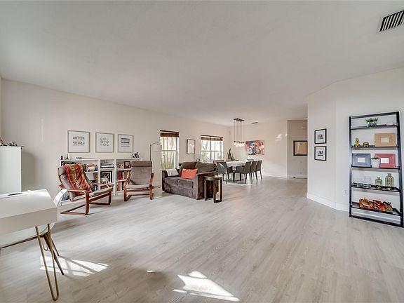 4th image of 1430 SW 159th Avenue