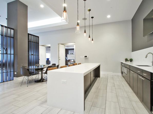 Midtown Square Apartments | 998 Church St, Glenview, IL