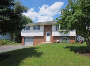 25 Stony Run Rd, Stevens, PA 17578