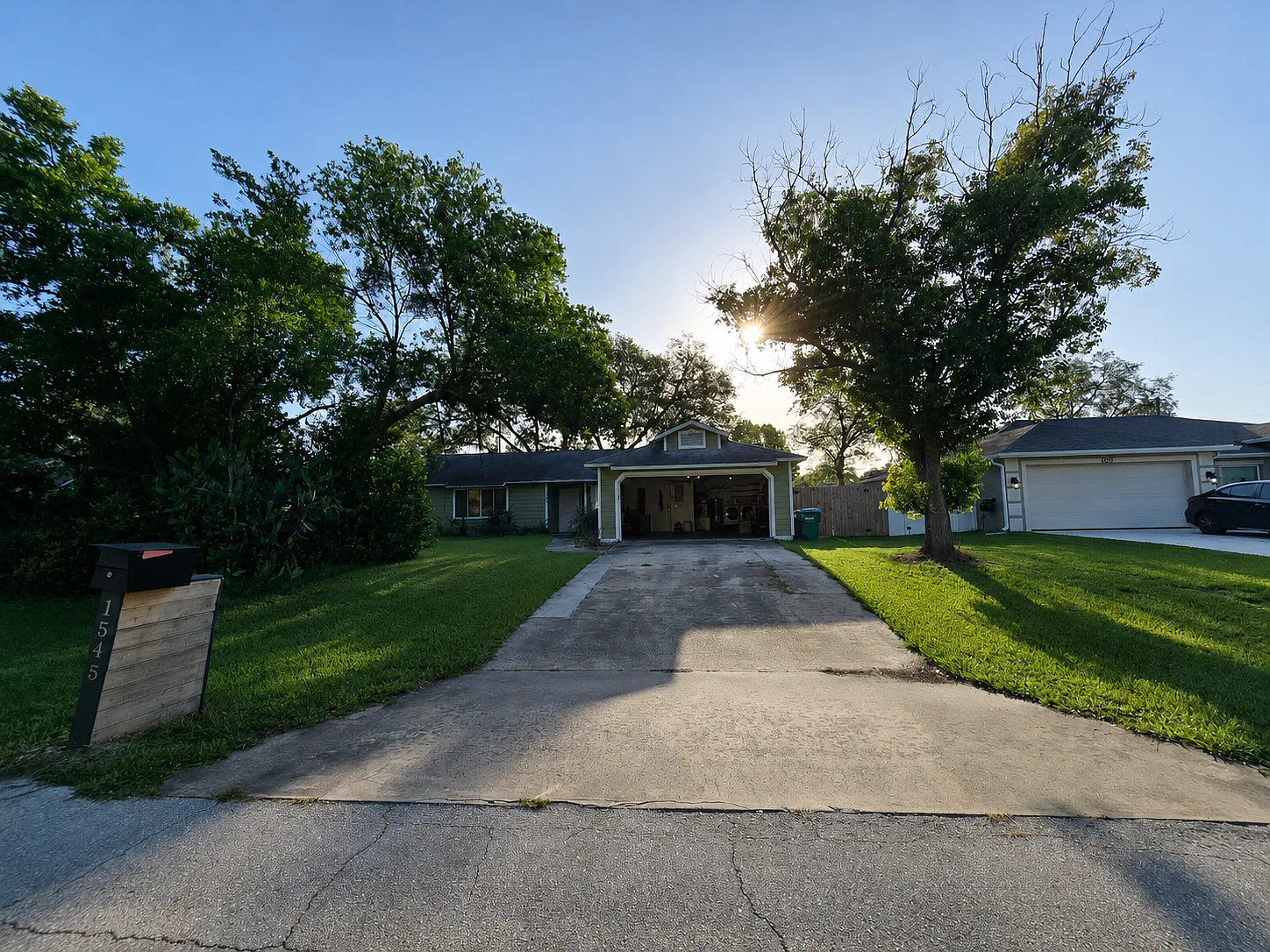 1545 Maxwell Ln — Photo 1