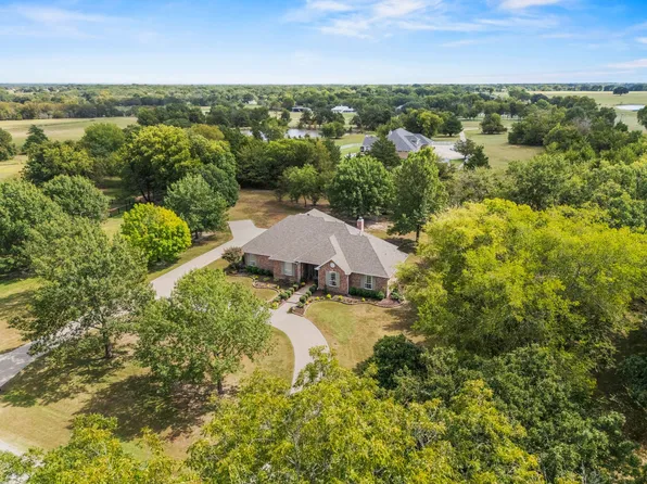 1 Bluebonnet Trl, Greenville, TX 75402
