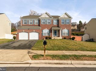 2869 Powell Dr, Woodbridge, VA 22191