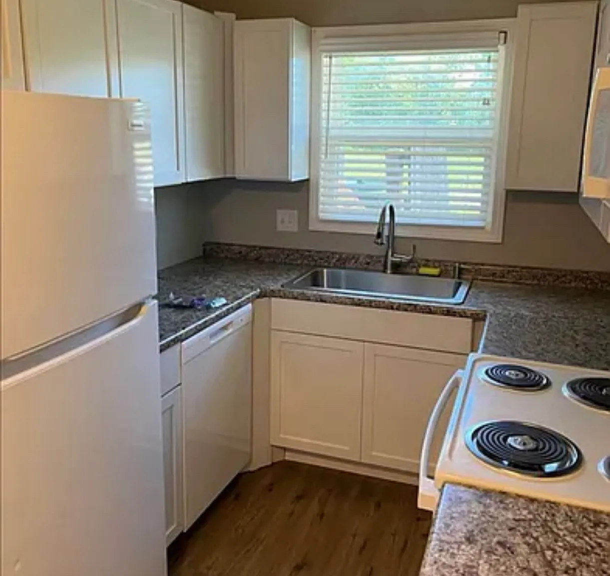 1 bed, 600 sqft, $795 — Photo 2
