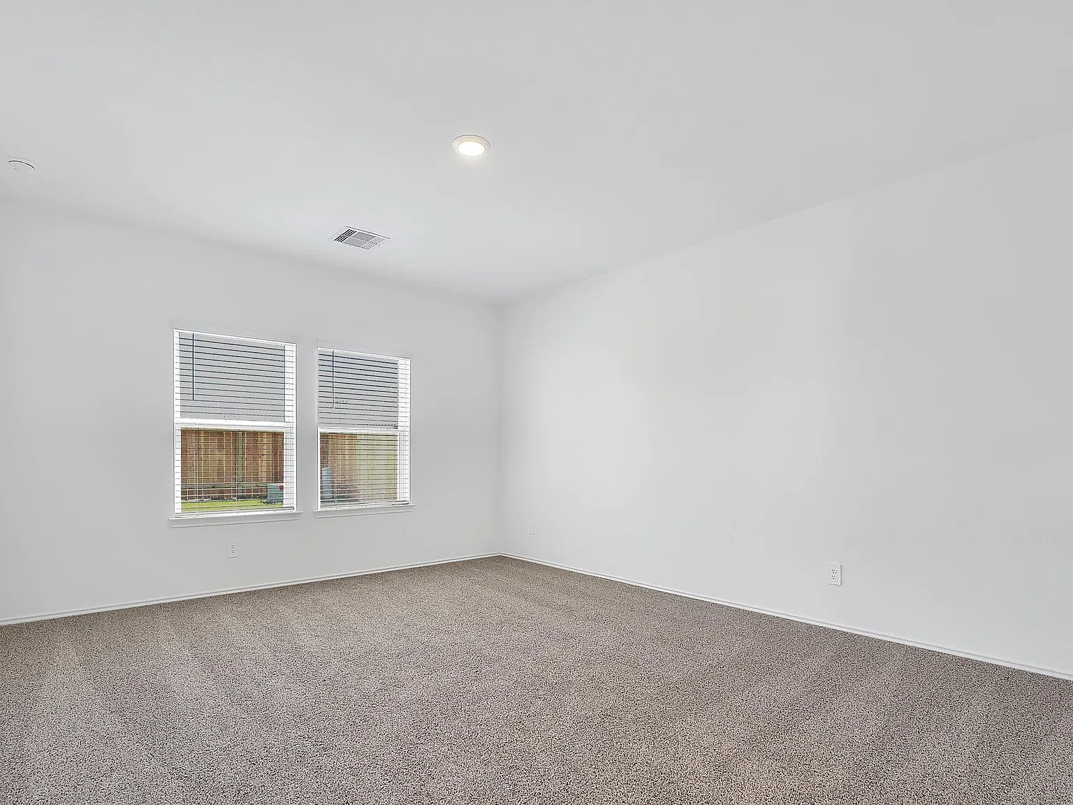 4 bed, 2.5 bath, 2276 sqft, $2,500 — Photo 4