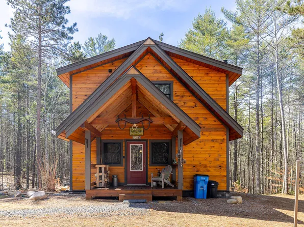 45 Cayuga Trl, Jay, NY 12941