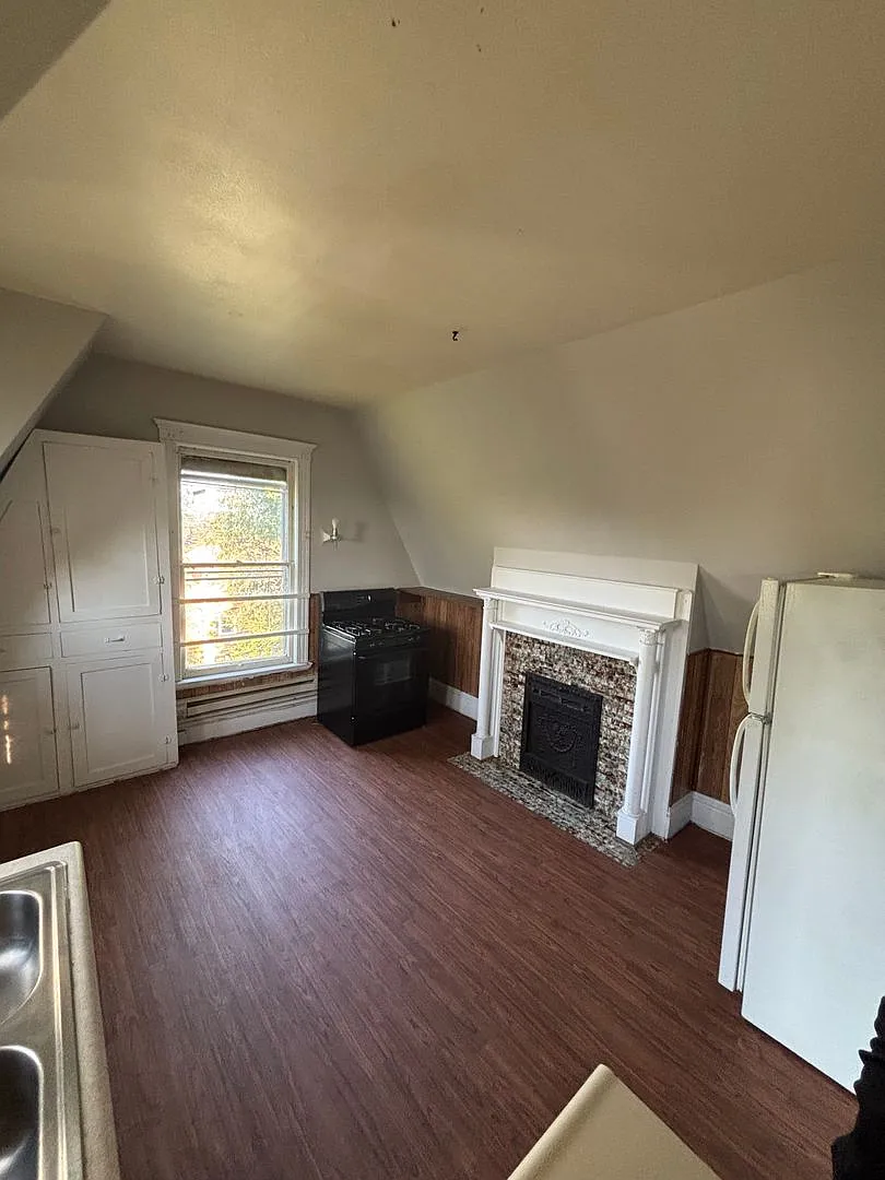 MVB Properties LLC - 1423 Summit St - New — Photo 3