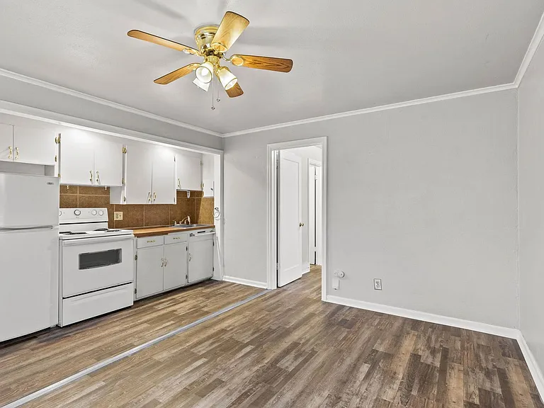 9300 E Sprague Ave — Photo 29