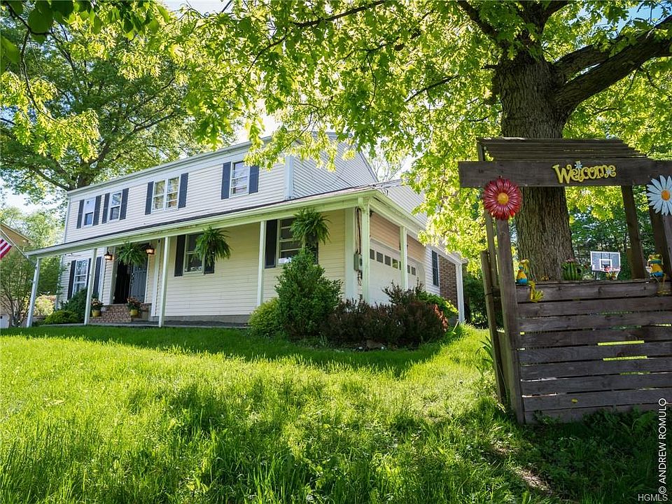 1st image of 53 Old Minisink Trl