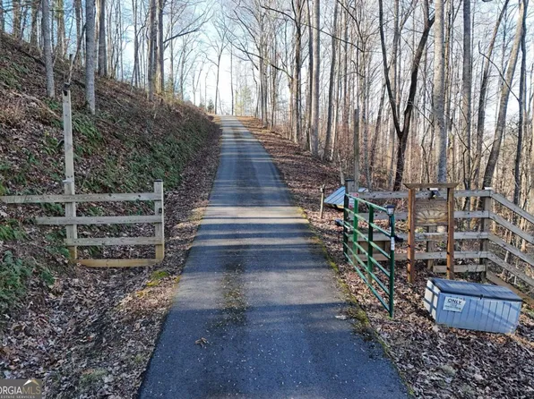 1512 Upper Bell Creek Rd, Hiawassee, GA 30546