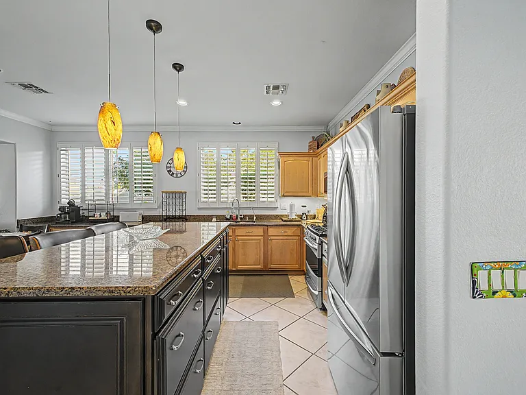 1622 W Nighthawk Way — Photo 8