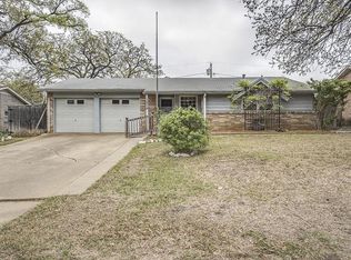1214 Donley Dr, Euless, TX 76039