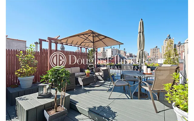 Sold by Douglas Elliman | media 17