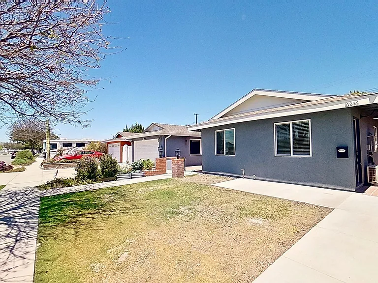 16246 Eagle Ln — Photo 1