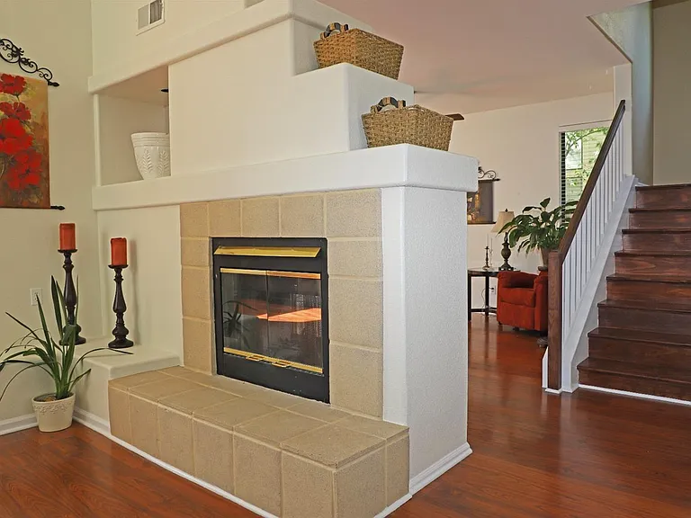 4946 Felicia Way — Photo 3