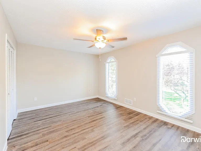 275 Sabrina Ct — Photo 8