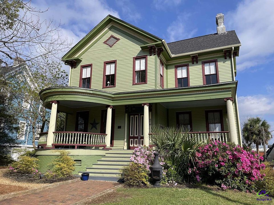 1st image of 676 College St