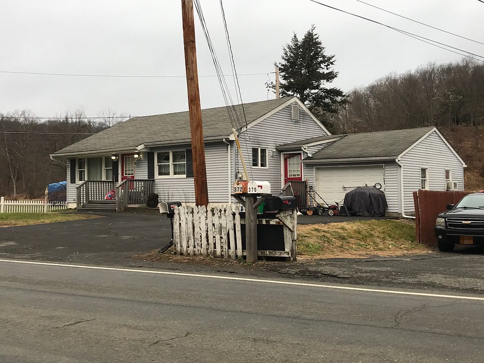 2nd image of 407 Willow Grove Rd