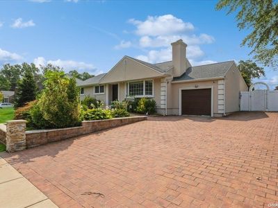 52 Willits Road, Glen Cove, NY, 11542