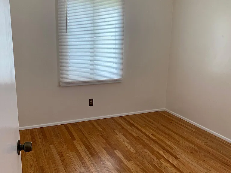 11820 Pomering Rd — Photo 11