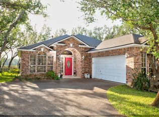 208 Cherry Hls, Rockport, TX 78382