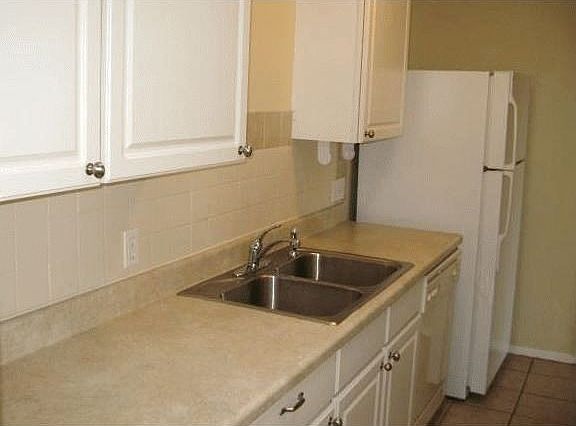 8835 Tallwood Drive Kitchen