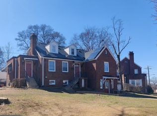 2 Seneca Dr, Oxon Hill, MD 20745