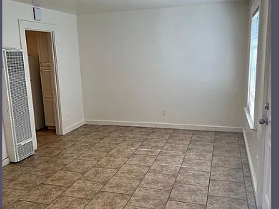 4th image of 409 12th St #409