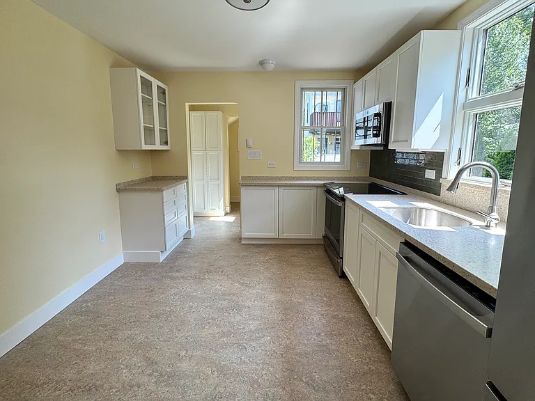 128 Pearl St #126 — Photo 12