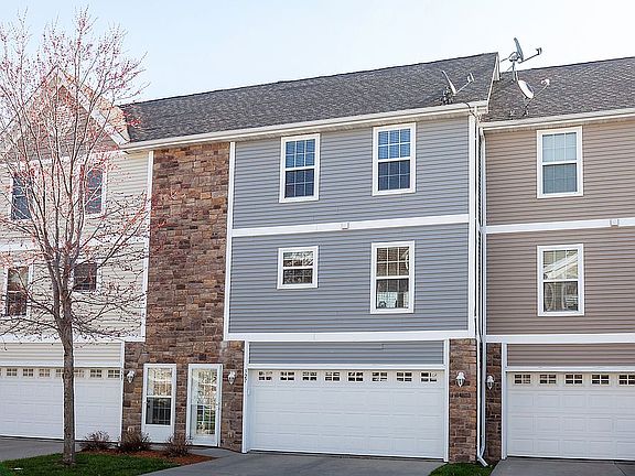 2nd image of 327 NE Kingwood