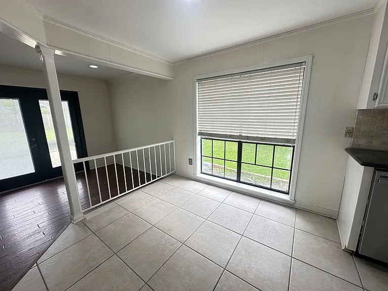 522 S Dresden Ct — Photo 10
