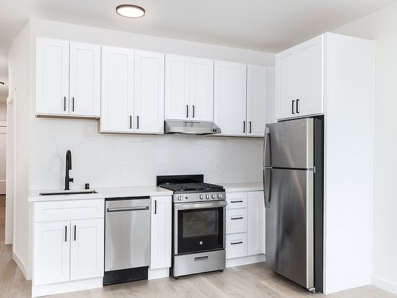 2nd image of 901 Pine St #46