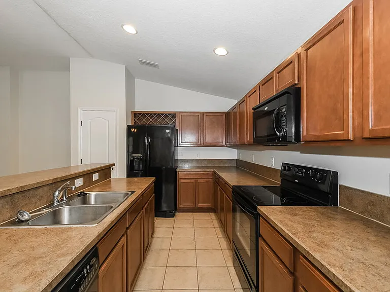 2274 Tyson Lake Dr — Photo 7