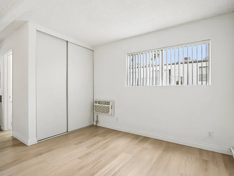 Sherman Garden Apts.. Gorgeous Newly Remodeled Apartments!! CALL NOW! — Photo 30