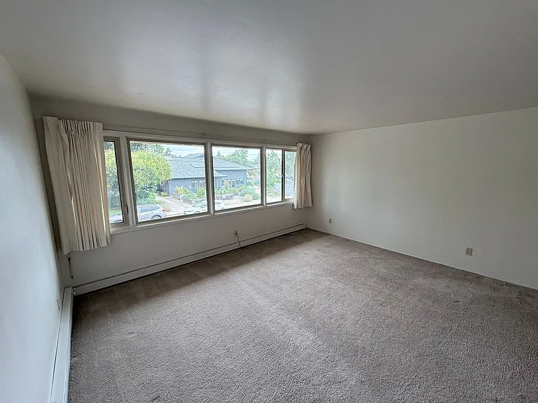 2600-2628 NW Tyler Ave — Photo 33