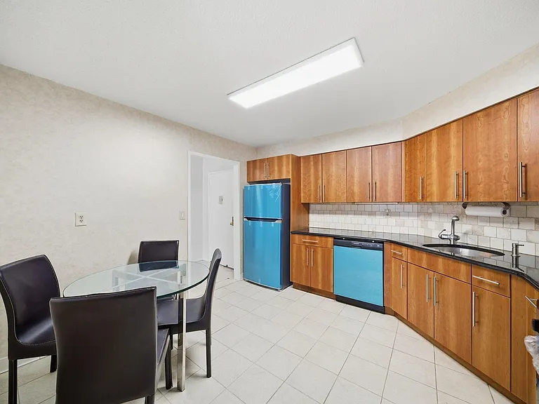 2103 Harmon Cove Tower #2103 — Photo 15