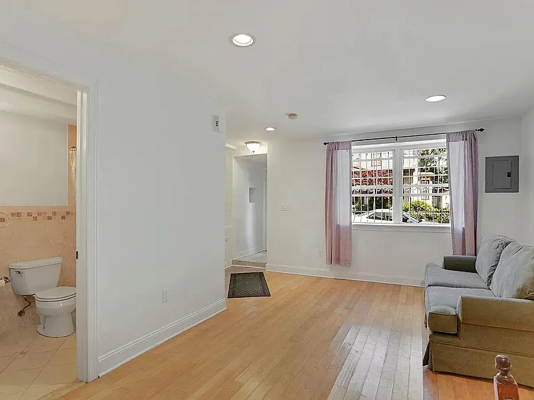 15 Magnolia Ave #1 — Photo 7