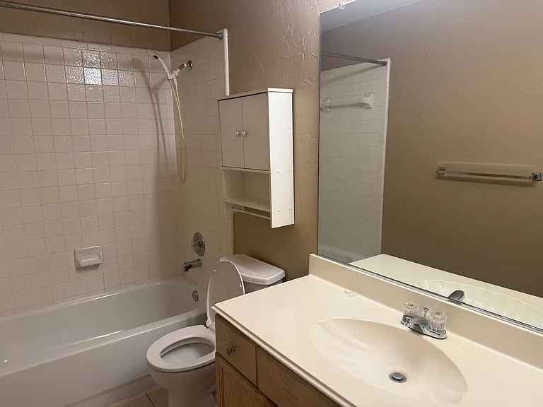 9200 Fairwood Ct — Photo 5